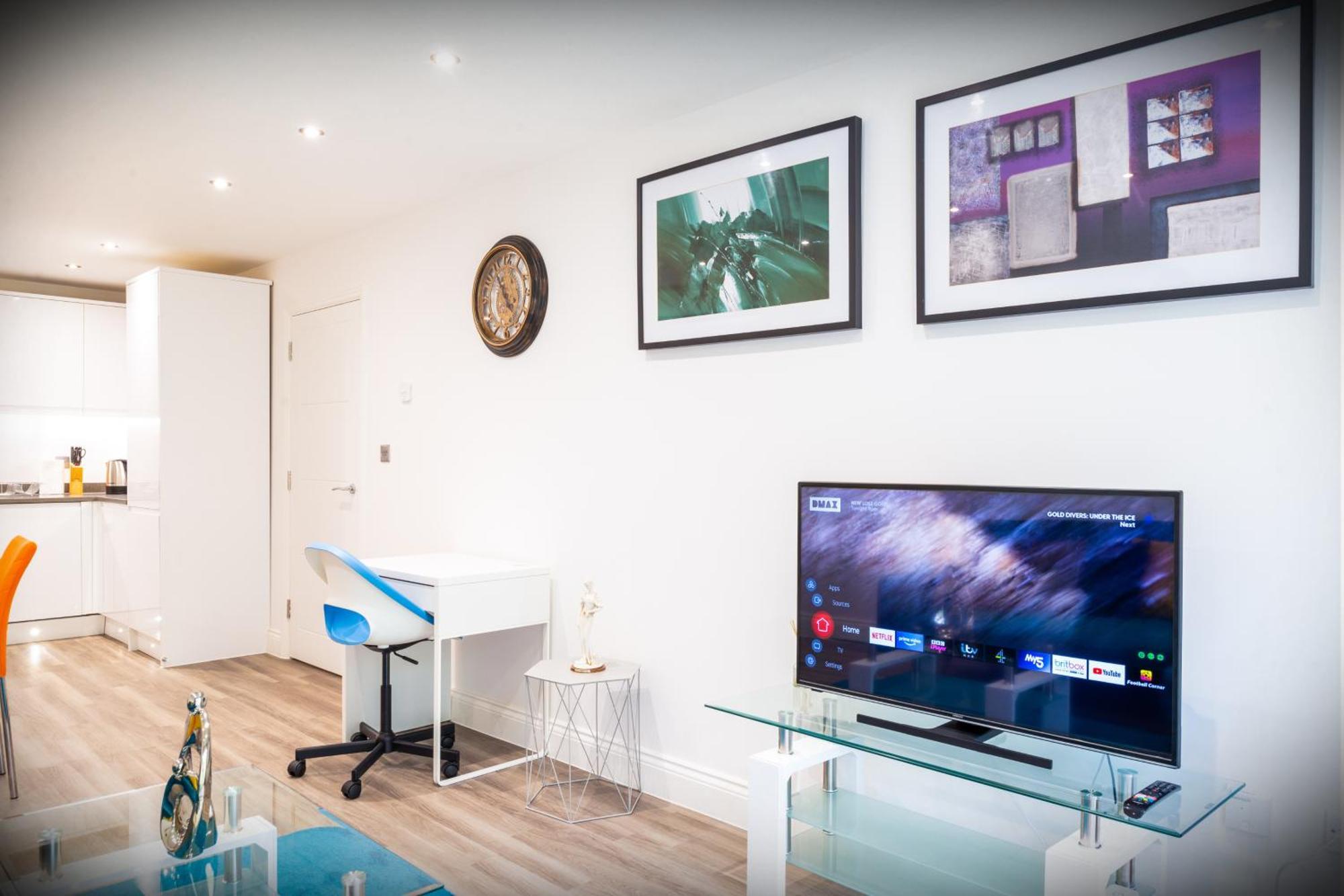 The 'Pinky' - Beautiful 1 Bed Apartment In Hatfield - Free Parking - Near Uni & Business Park - Big Savings On Long Stays Exterior foto